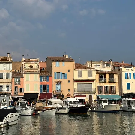 Vue Sur La Baie De Nyaraló Cassis